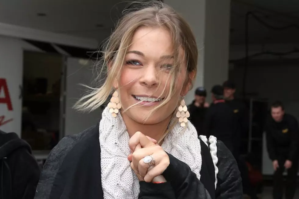 LeAnn Rimes Live Tweets Short Hospitalization