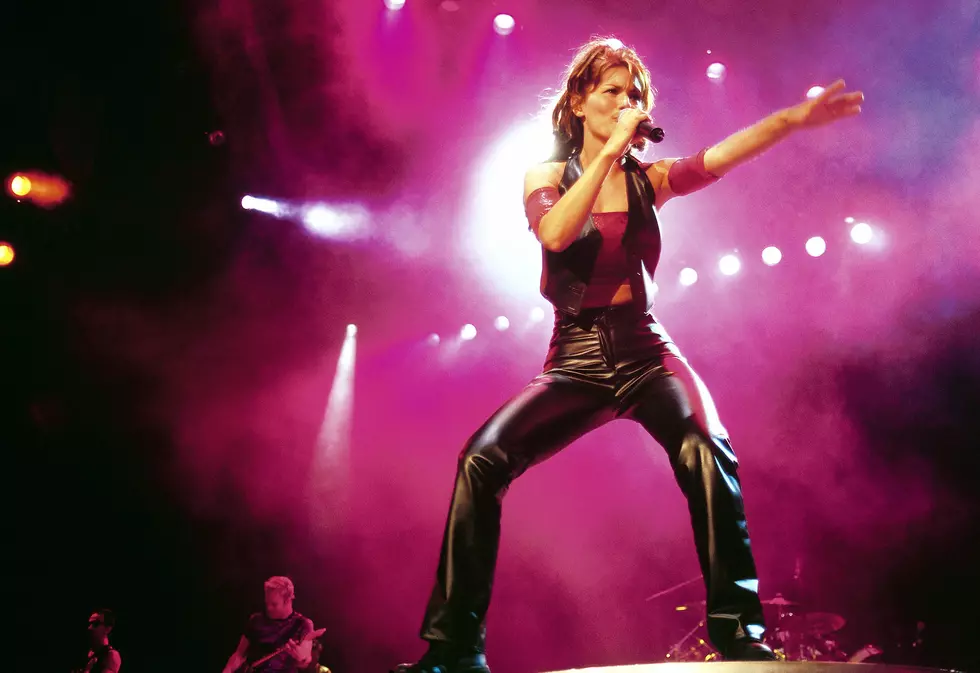 24 Years Ago: Shania Twain’s ‘You’re Still the One’ Hits No. 1