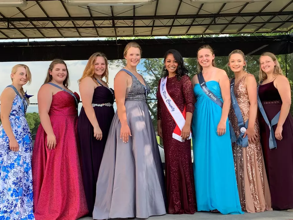 Rice County Fair Ambassadors 2019 Pose with Mrs. Rice County. Photo by Gordy Kosfeld